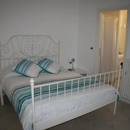 Cozy In Of 45 M² With Parking Bolonia