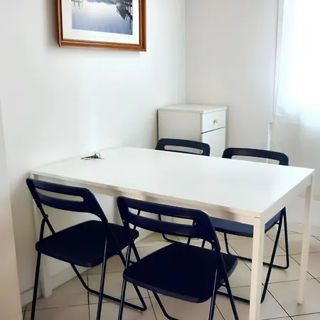 Charming Near Historic Centre 45 M² + Parking Apartment