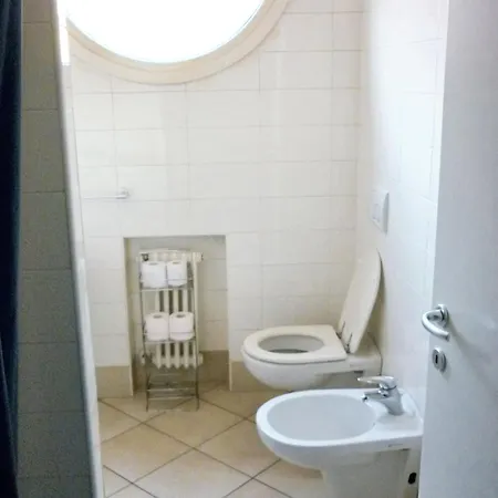 Cozy In Of 45 M² With Parking بولونيا