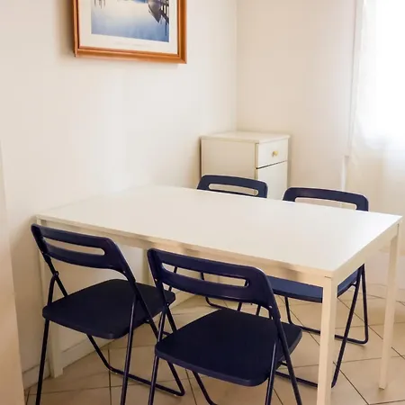 Cozy In Of 45 M² With Parking * بولونيا