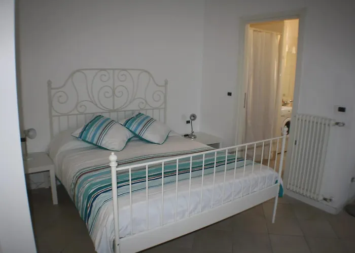 Cozy In Of 45 M² With Parking בולוניה