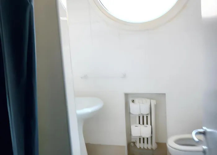 Cozy In Of 45 M² With Parking דירה בולוניה